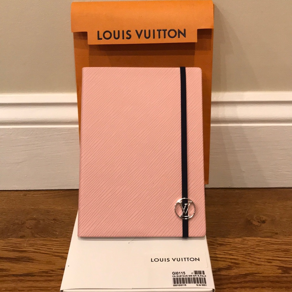 💗 NEW w BOX 💗 Louis Vuitton Gustave MM Notebook